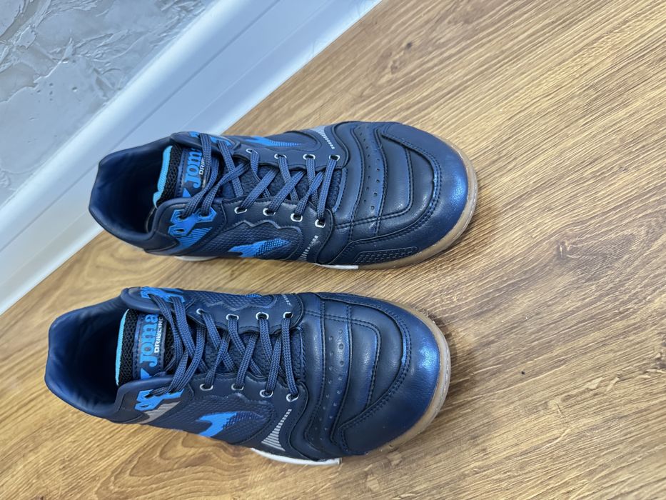 Продам обувь для футзала