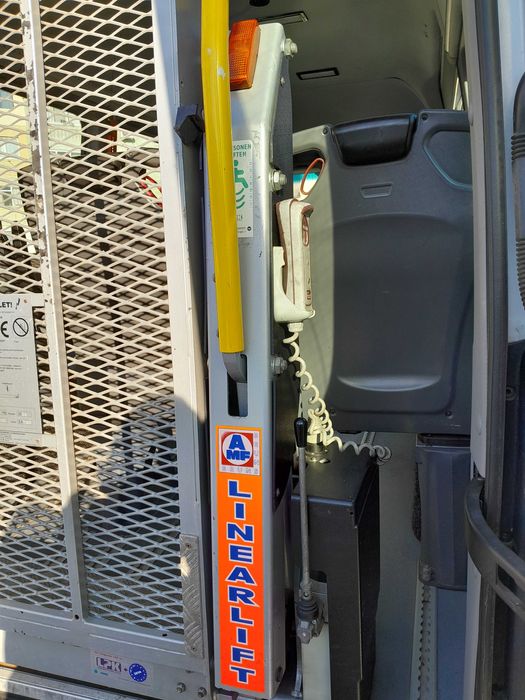 VAND  lift  auto  pt persoane cu handicap