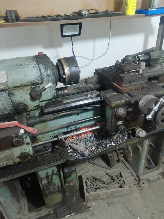 Продам Токарный станок модель ТВ 320