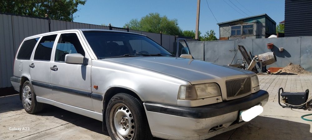 Автомобиль VOLVO 850