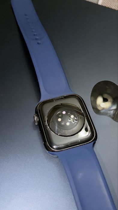 Apple watch 8 stainless still