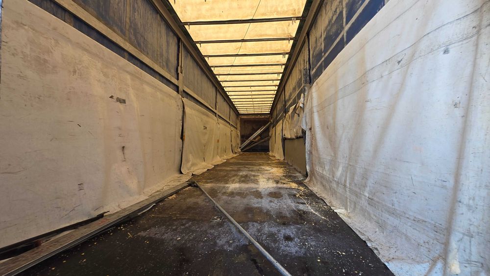 Semiremorca prelata de cereale