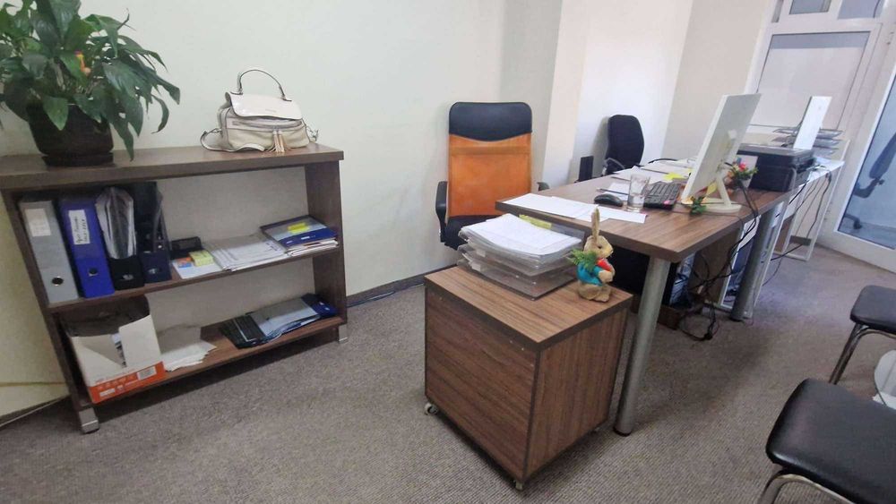 Офис обзавеждане