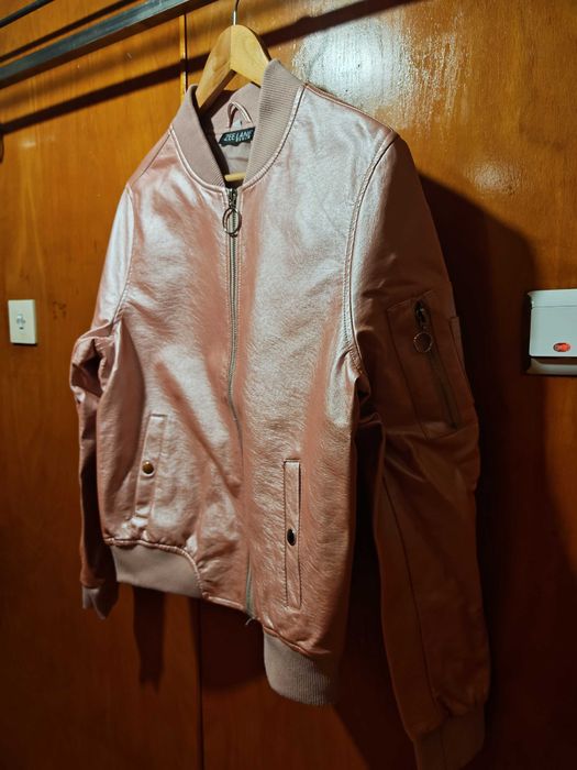 Пролетно яке Zee Lane