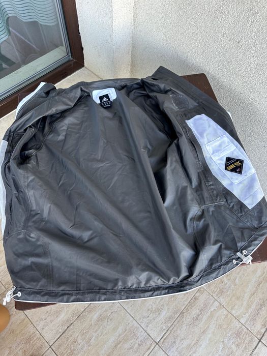 Дамско яке Adidas Gore-Tex Paclite® Shell - размер М, Отлично състояние