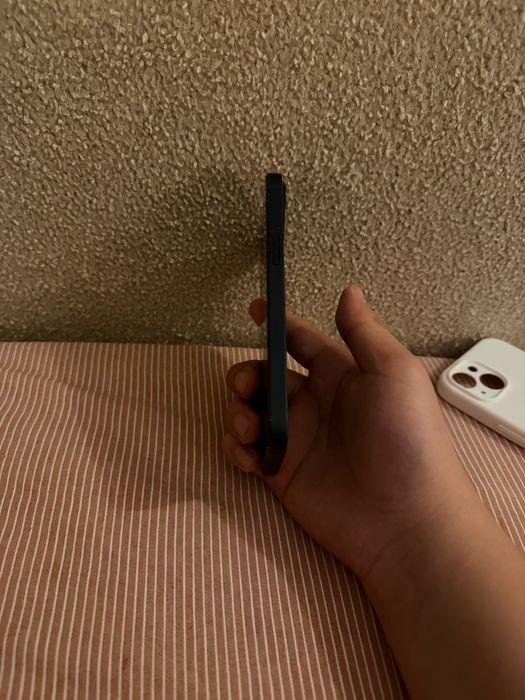 Iphone 13 128гб в идеале с коробкой.