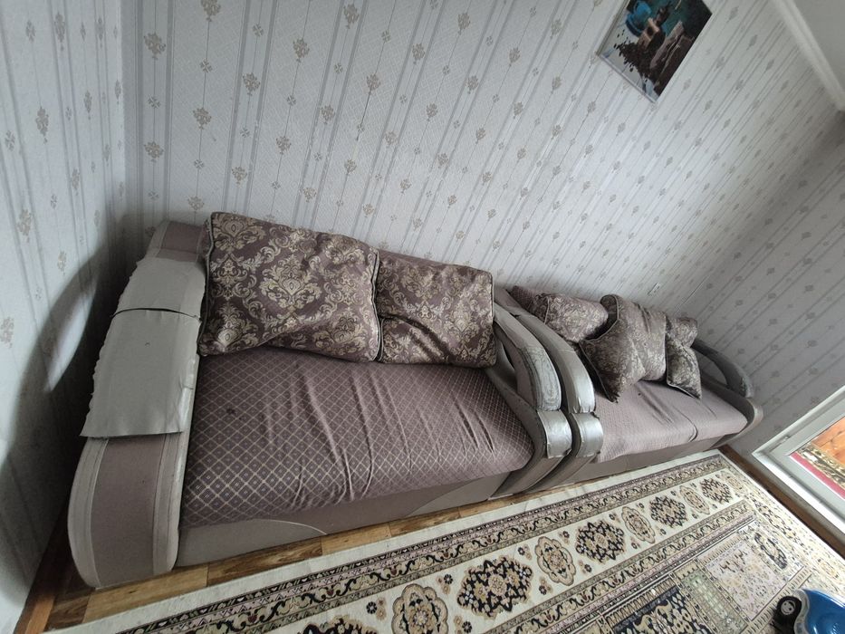 Продаётся диван с сафой