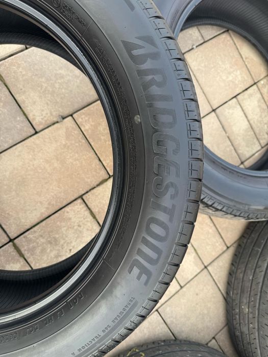 Anvelope de VARǍ  folositi in stare buna BRIDGESTONE 225/60/R18