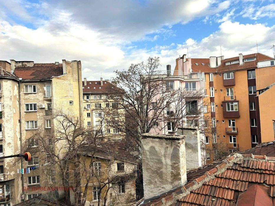 Продава се Тристаен апартамент в София, Център - 94 кв.м за 2978 €/кв.м - Снимка #16