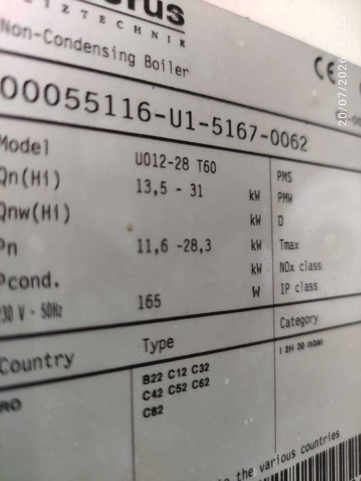 Centrală termică Buderus Logamax U012 - 28 T60 murală cu boiler 60 l inclus, scoasă din uz, potrivită pentru piese de schimb