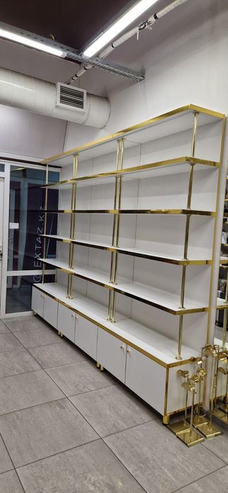 Полки из двух листов. Плотные. С подсветкой