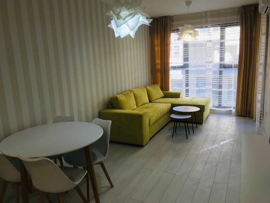 Дава се под наем Двустаен апартамент в София, Младост 4 - 68 кв.м за 568.14 € - Снимка #1