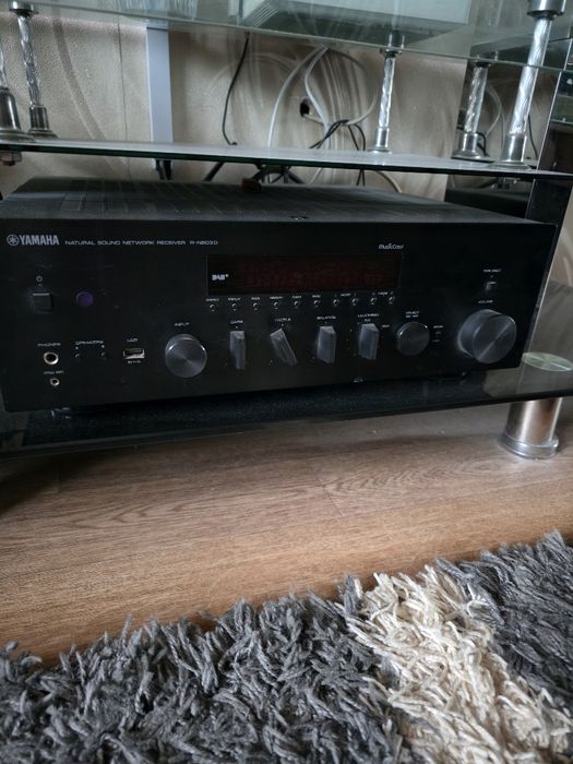 Yamaha R-N803D усилитель