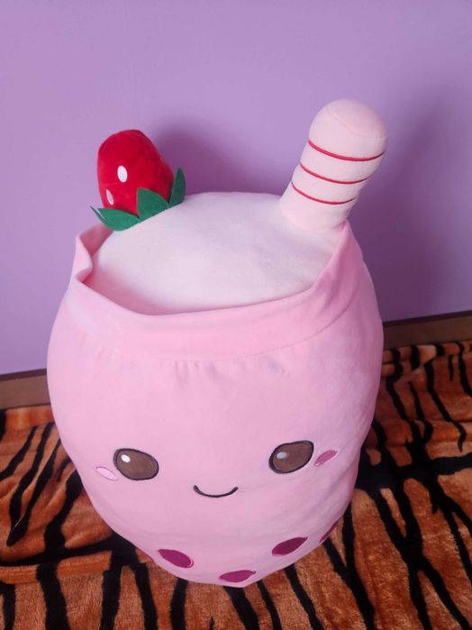 Пухкав розов Бабъл шейк