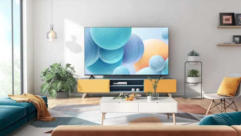 Телевизор TCL 55 с бесплатными каналами и фильмами.