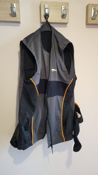 Vând protecție coloană, sport