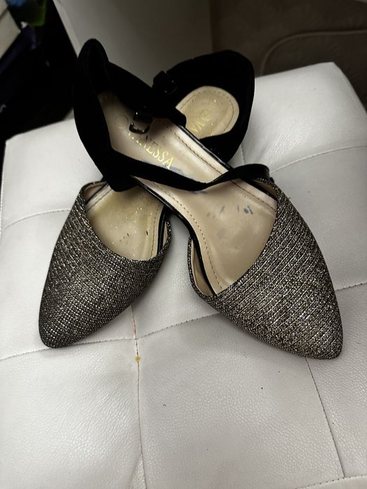 Туфли балетки с ремешком