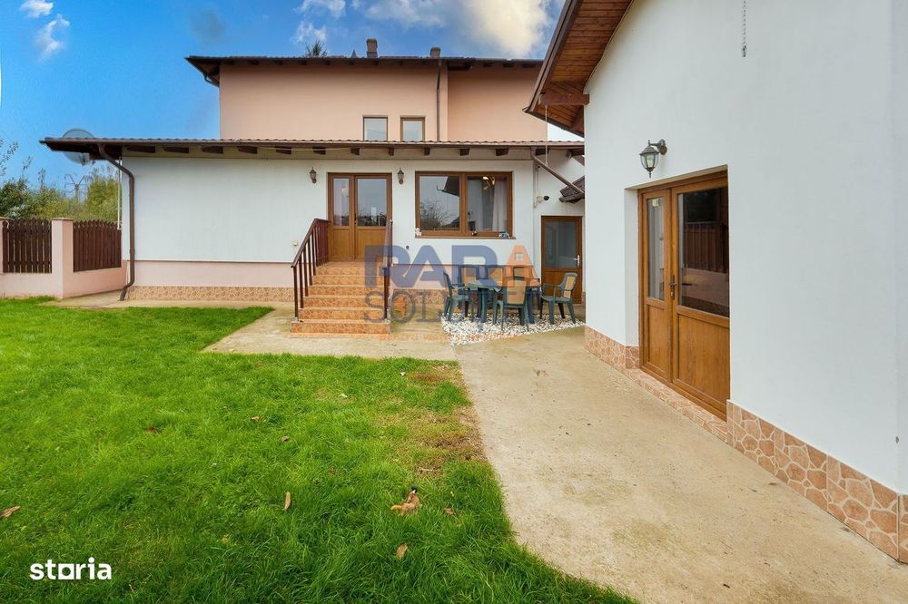 Vilă cu 6 dormitoare, 2 garaje, anexe multiple - 2076 mp teren