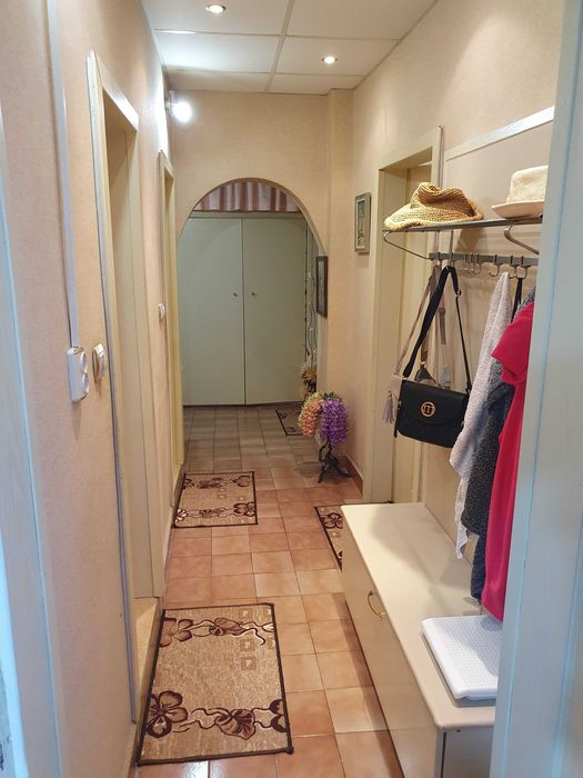 2ст+кухня,монолит,75 кв.м.,ет.4,ПВЦ дограма,много добър,Абаята