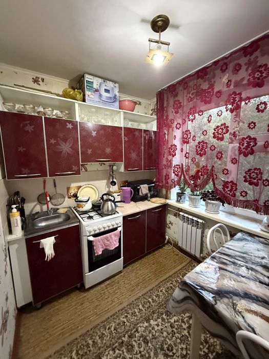 Продается 2ком кв в 4мкр на 5эт