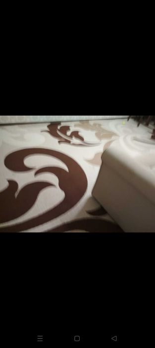 Продам ковёр в идеальном состоянии.