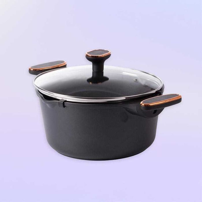 Тенджера с капак 26.5 см подходяща за всички видове котлони