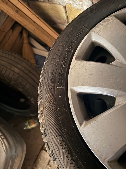Джанти с гуми зимни 205/55/16