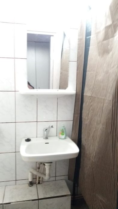 Închiriez garsoniera