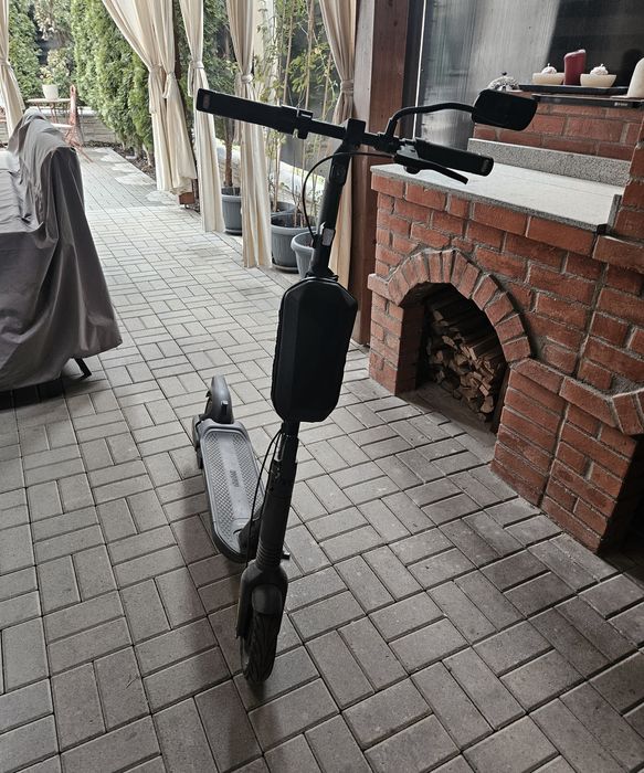 Trotinetă electrică Ninebot KickScooter Max G2 – stare foarte bună