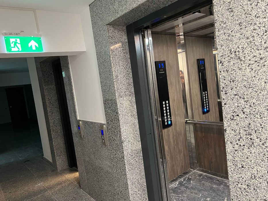 Persoana fizica PF Închiriez Ap 1 cam Bdul Poitiers TOWERS Bloc Nou-38.5mp utilat,mobilat-utilat, TV cablu si internet inclus in pretul afisat,LIBER