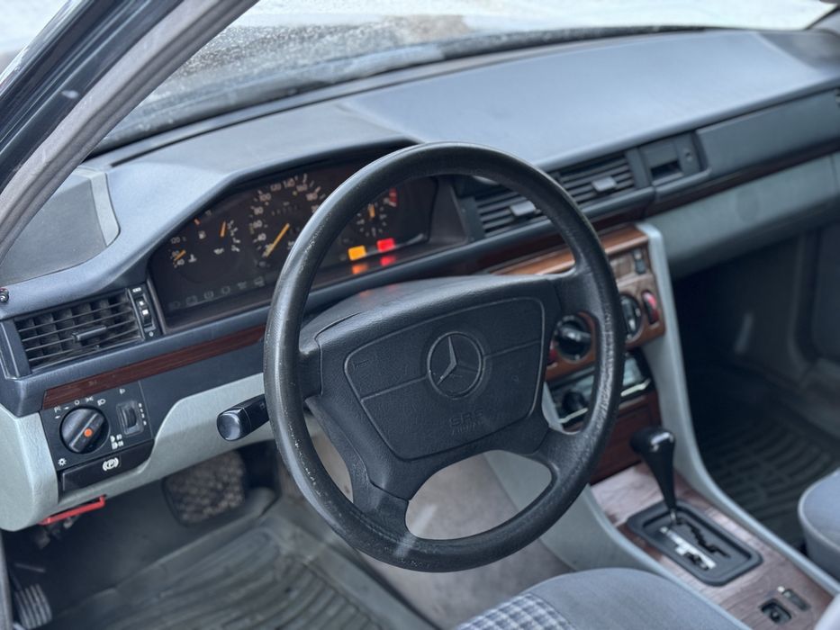 Mercedes-Benz E220  АКПП