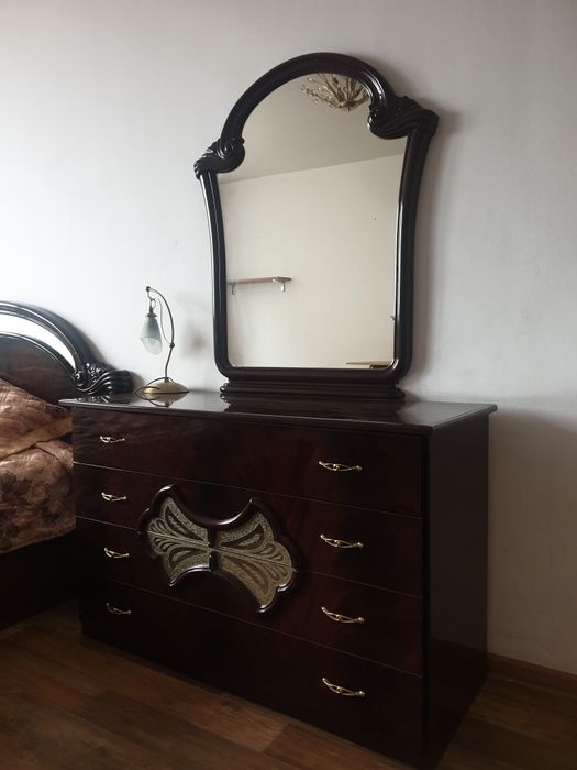 Продам спальный гарнитур