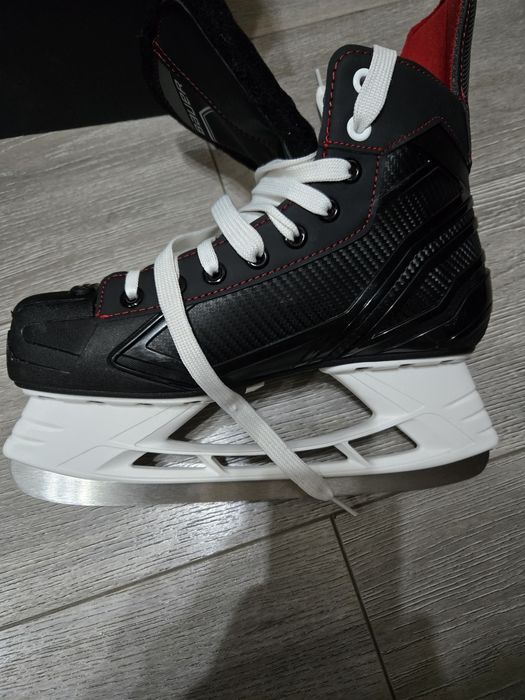 Коньки Bauer новые