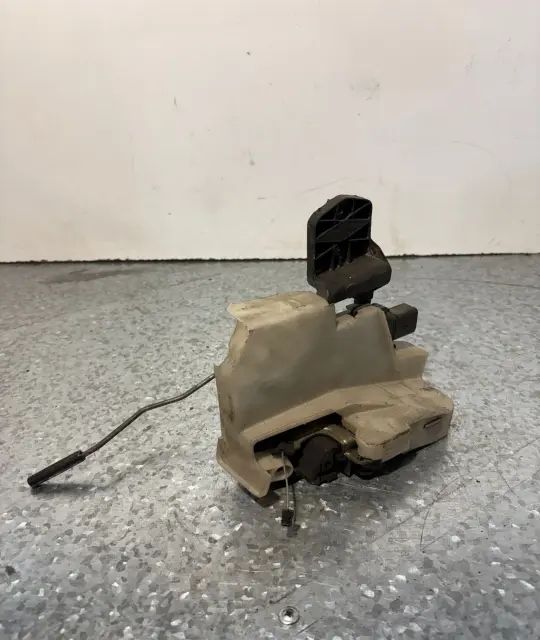 Broasca usa spate stanga Volkswagen VW Passat 2004 2.0 TDI MT (136 hp)