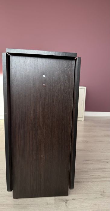 Masa plianta maro inchis