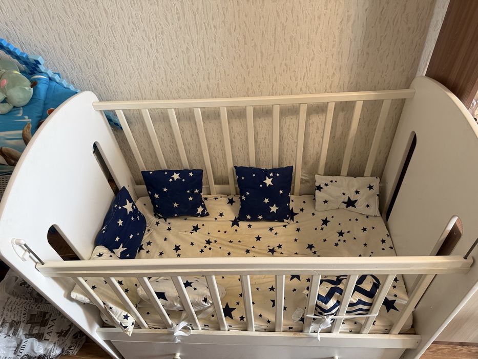 Детсская кроватка