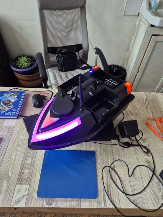 Лодка За Захранка ZV06 GPS-100 Точки 12000mAh Нов Модел!