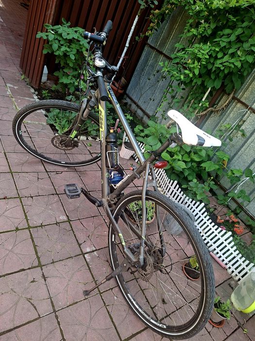 Vând bicicletă KTM