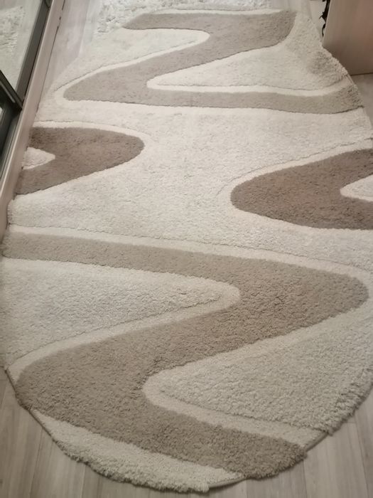 Продам ковры овальные 2.3 *1.6