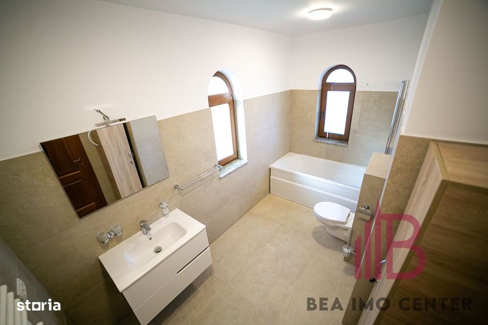 Casă versatilă , ideală atât pentru familie cât și pentru firmă!