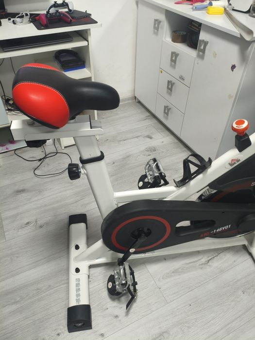 Vând urgent Bicicleta fitness