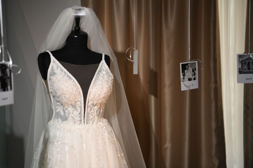 Rochie de mireasă Iris Bridal Salon