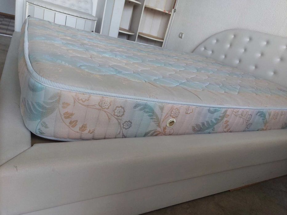 Страхотна луксозна спалня с матрак Happy Dreams пакет-пружини , не изпускайте шанса си