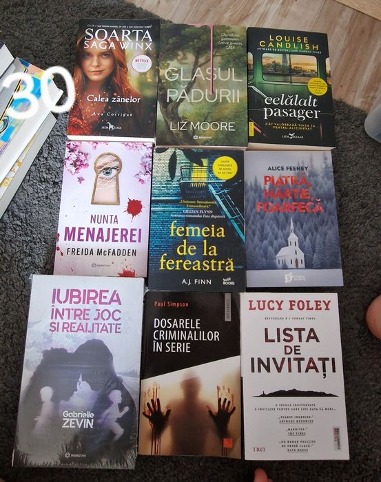Carti diverse, dragoste, adolescenti, suspans, crime