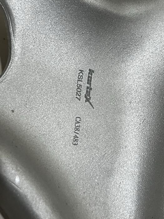 Передний левый рулевой рычаг porsche cayenne