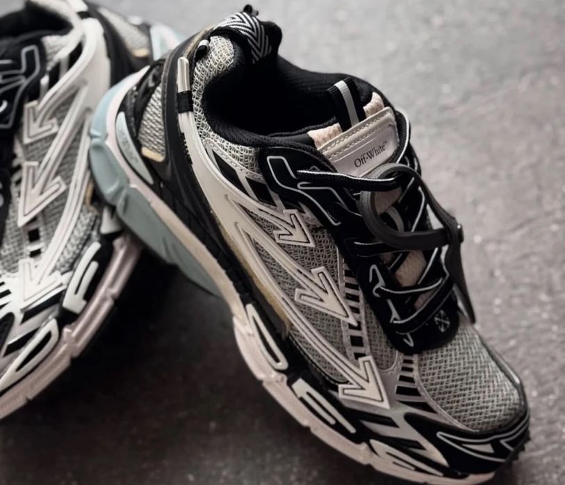 Off-White "Be Right Back&White