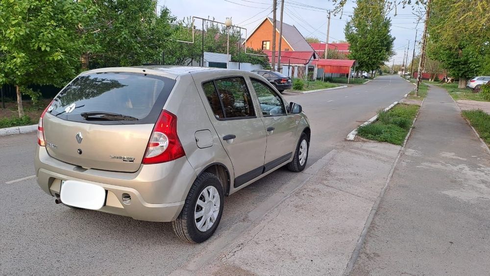Продам рено сандэро