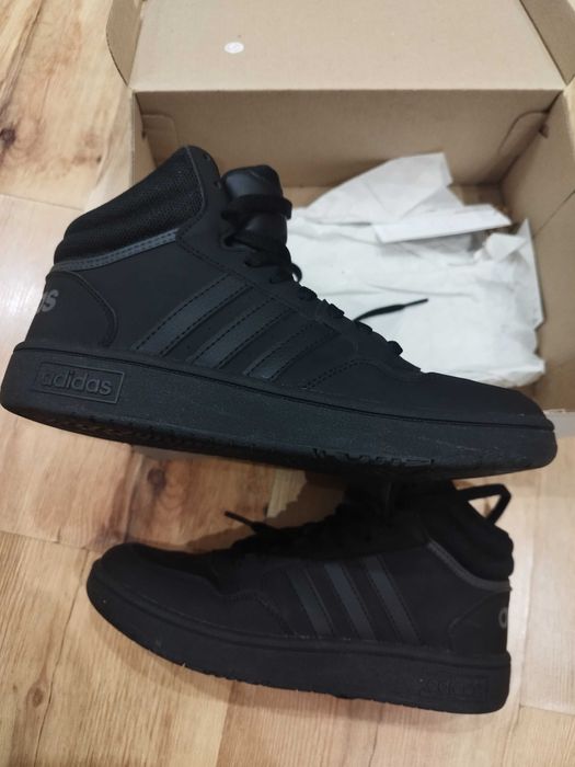 Продавам обувки Adidas