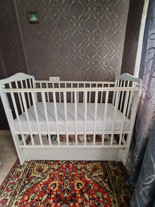 Продам детскую кроватку