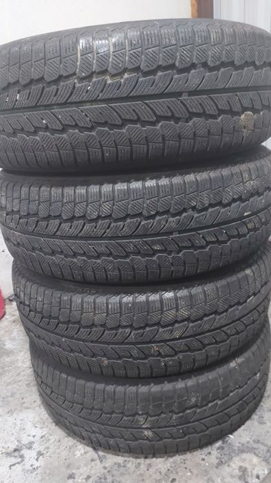 CAUCIUCURI  215 / 65 / 16 M+ S / FULG/ Iarnă * Set 4 BUC* Profil 70 %